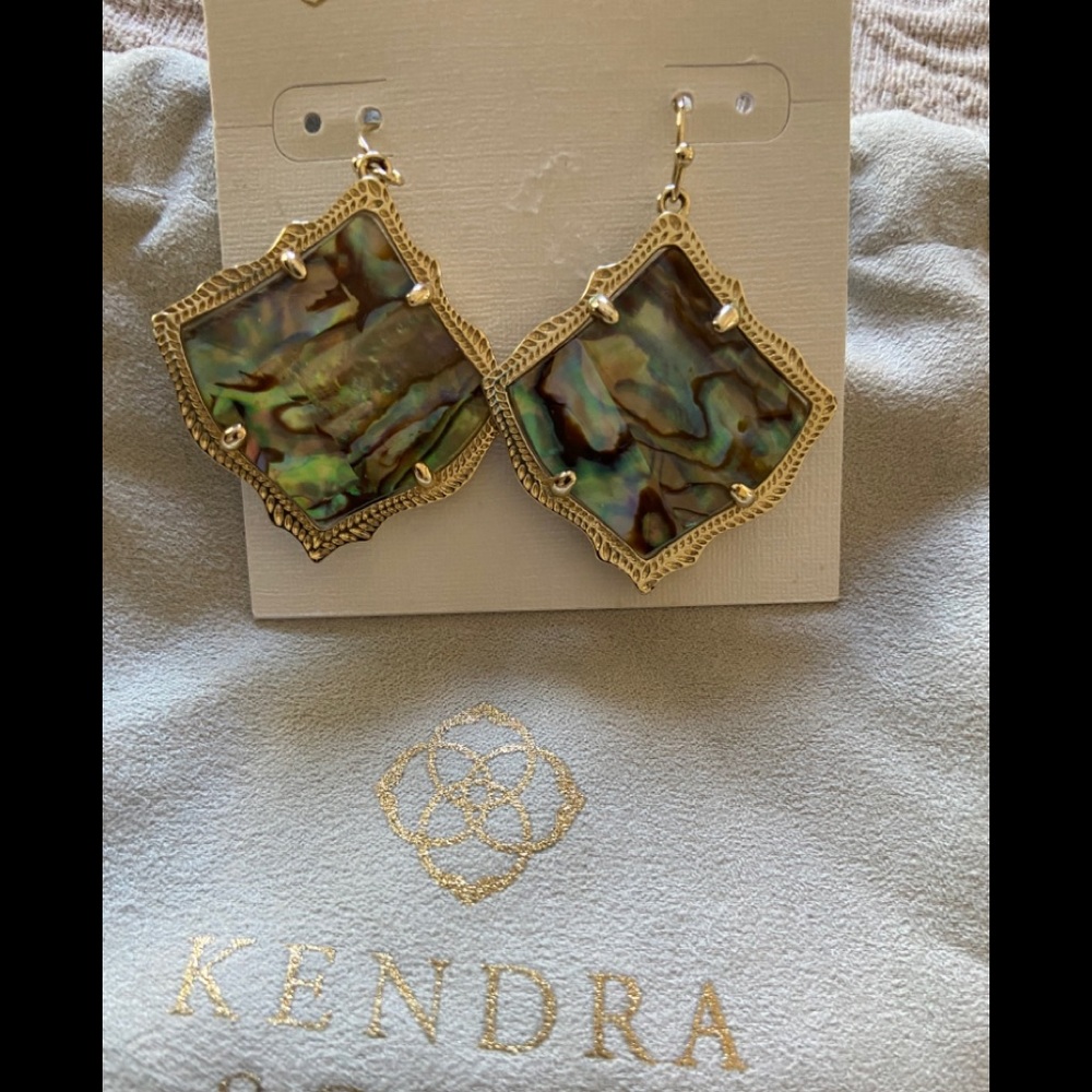 NWOT Kendra Scott Earrings